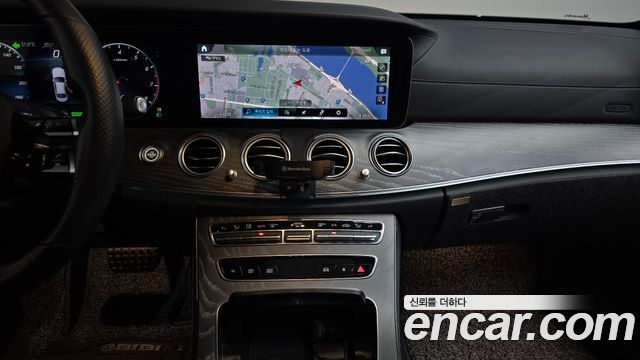 Mercedes-Benz E-Class E350 4MATIC AMG Line