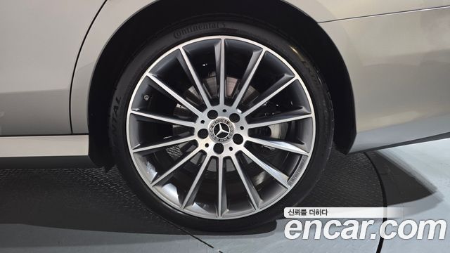 Mercedes-Benz E-Class E350 4MATIC AMG Line