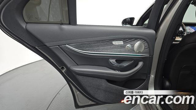 Mercedes-Benz E-Class E350 4MATIC AMG Line