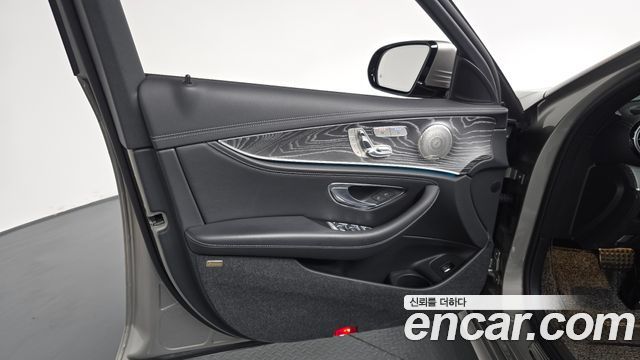 Mercedes-Benz E-Class E350 4MATIC AMG Line