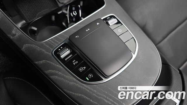 Mercedes-Benz E-Class E350 4MATIC AMG Line