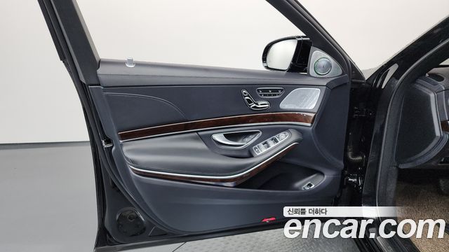 Mercedes-Benz S-Class S560L 4MATIC