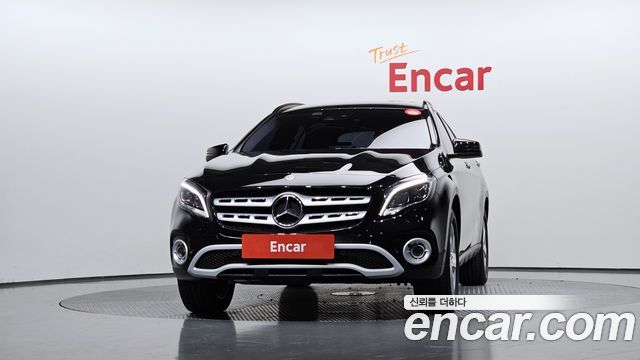 Mercedes-Benz GLA-Class GLA220