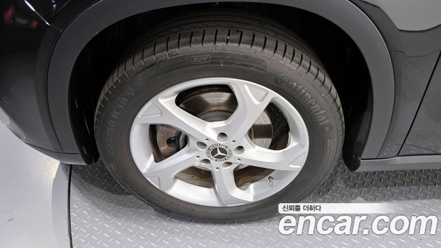 Mercedes-Benz GLA-Class GLA220