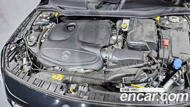 Mercedes-Benz GLA-Class GLA220