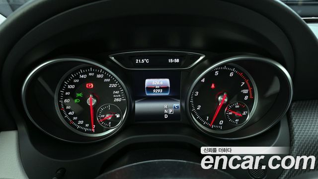 Mercedes-Benz GLA-Class GLA220