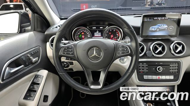 Mercedes-Benz GLA-Class GLA220