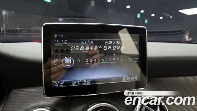 Mercedes-Benz GLA-Class GLA220