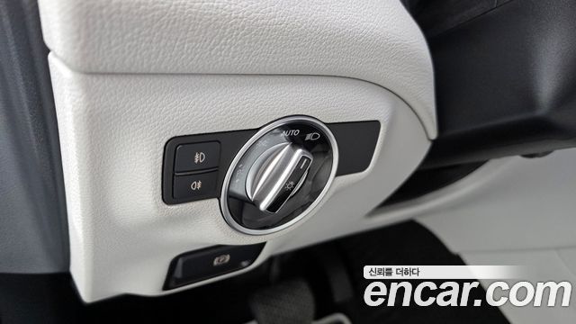 Mercedes-Benz GLA-Class GLA220