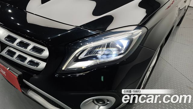 Mercedes-Benz GLA-Class GLA220