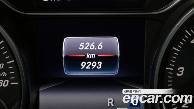 Mercedes-Benz GLA-Class GLA220