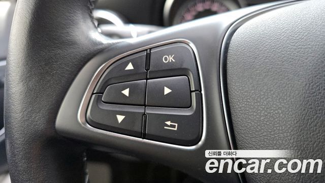 Mercedes-Benz GLA-Class GLA220