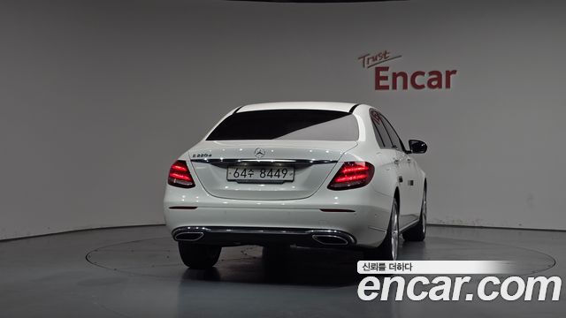 Mercedes-Benz E-Class E220d Exclusive