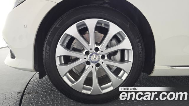Mercedes-Benz E-Class E220d Exclusive