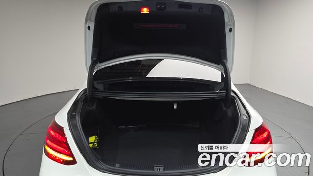 Mercedes-Benz E-Class E220d Exclusive