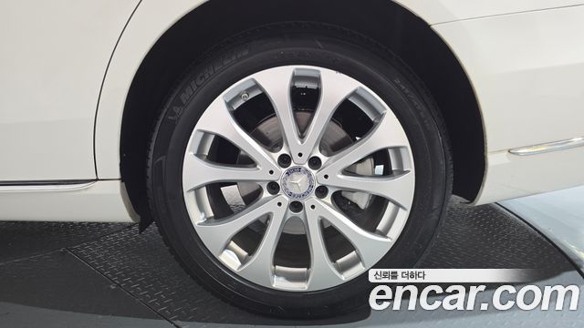 Mercedes-Benz E-Class E220d Exclusive