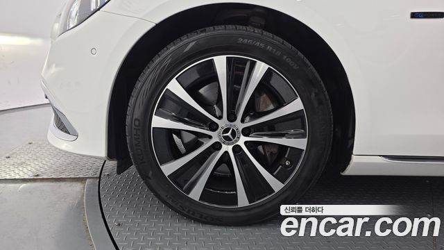 Mercedes-Benz E-Class E300e 4MATIC Exclusive
