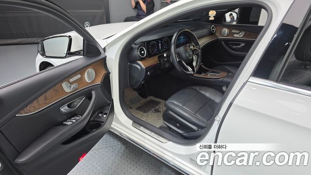 Mercedes-Benz E-Class E300e 4MATIC Exclusive