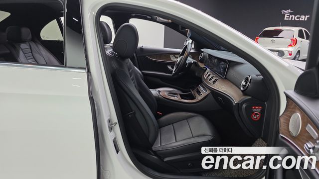 Mercedes-Benz E-Class E300e 4MATIC Exclusive