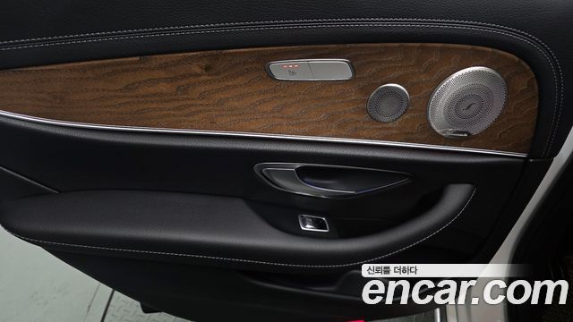 Mercedes-Benz E-Class E300e 4MATIC Exclusive