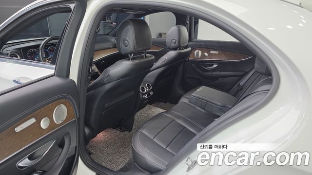 Mercedes-Benz E-Class E300e 4MATIC Exclusive