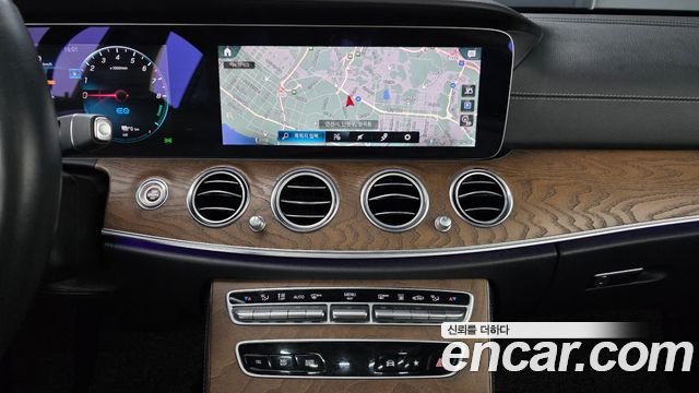 Mercedes-Benz E-Class E300e 4MATIC Exclusive