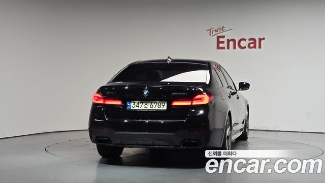 BMW 5-Series M550i xDrive