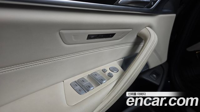 BMW 5-Series M550i xDrive