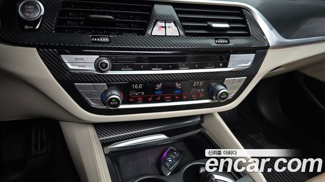 BMW 5-Series M550i xDrive