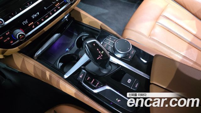 BMW 5-Series 520i Luxury