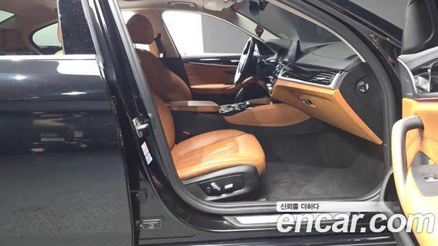 BMW 5-Series 520i Luxury