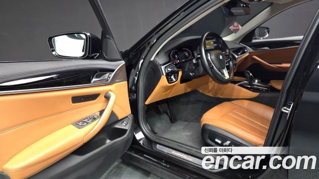 BMW 5-Series 520i Luxury