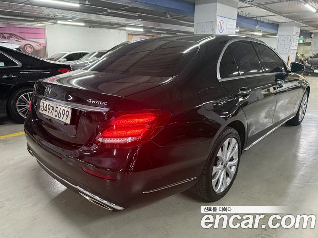 Mercedes-Benz E-Class E300 4MATIC Exclusive