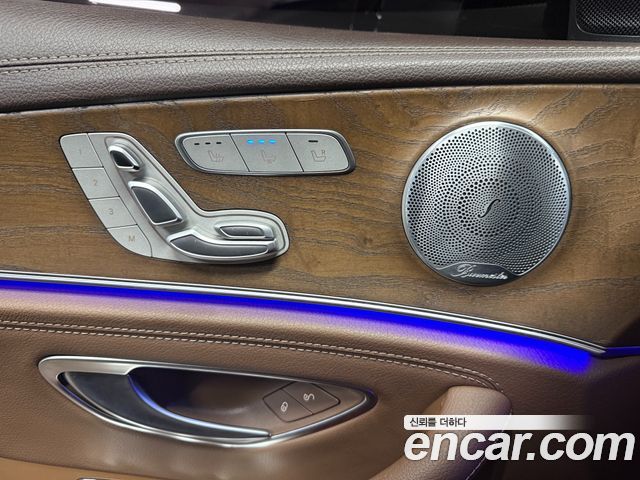Mercedes-Benz E-Class E300 4MATIC Exclusive