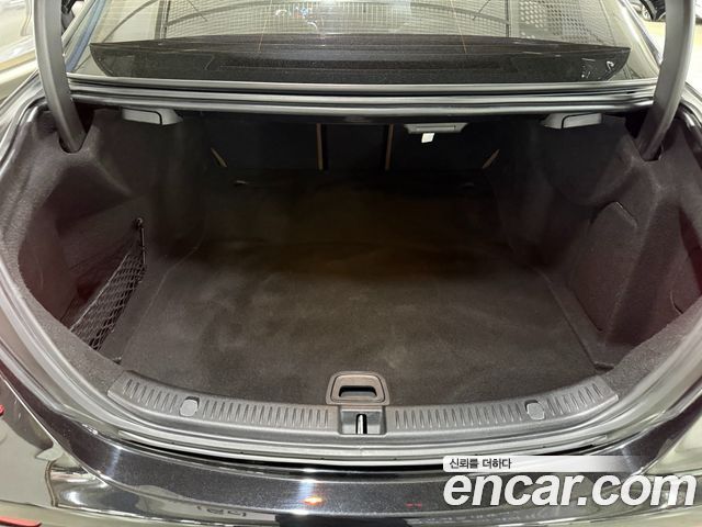 Mercedes-Benz E-Class E300 4MATIC Exclusive