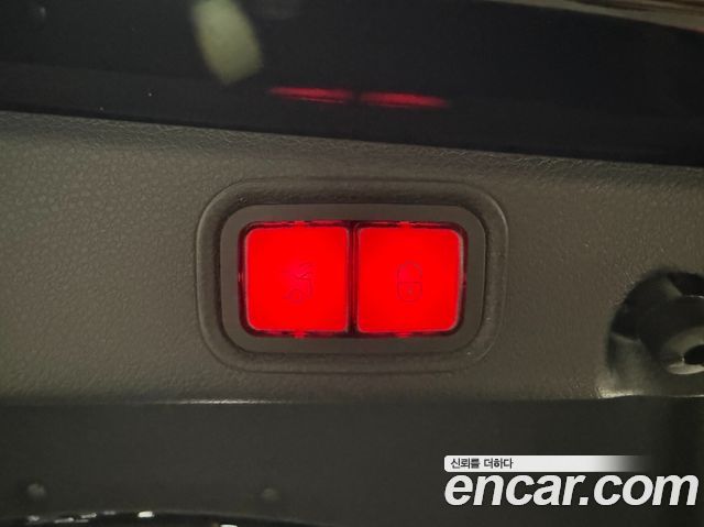 Mercedes-Benz E-Class E300 4MATIC Exclusive
