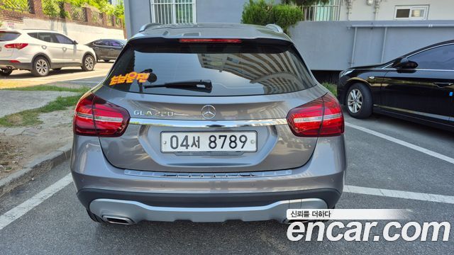 Mercedes-Benz GLA-Class GLA220 Premium