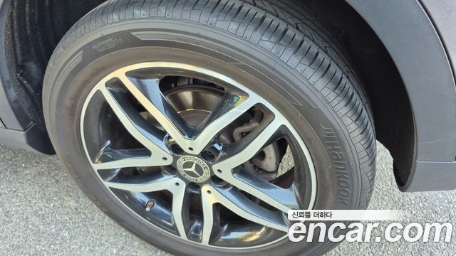 Mercedes-Benz GLA-Class GLA220 Premium