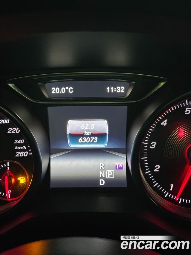 Mercedes-Benz GLA-Class GLA220 Premium