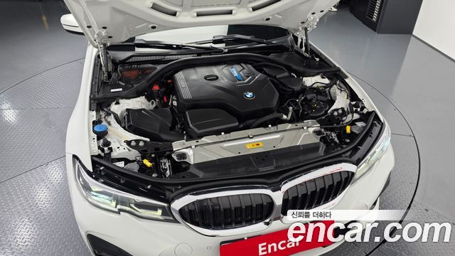 BMW 3-Series 330e M Sport