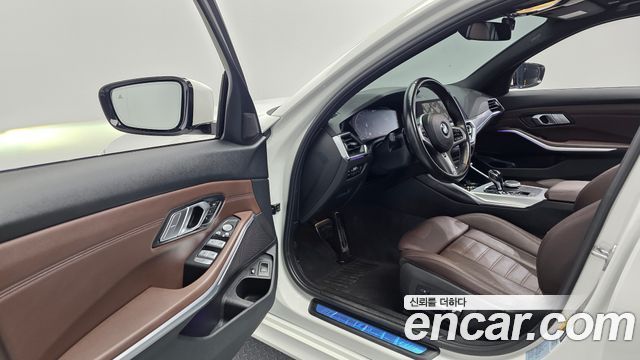 BMW 3-Series 330e M Sport