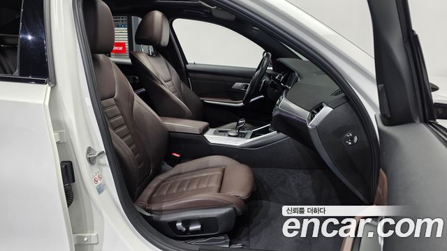 BMW 3-Series 330e M Sport