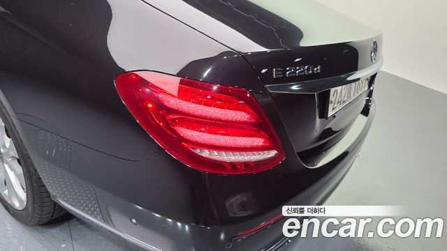 Mercedes-Benz E-Class E220d 4MATIC Exclusive