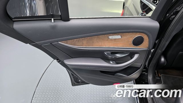 Mercedes-Benz E-Class E220d 4MATIC Exclusive