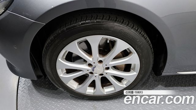 Mercedes-Benz E-Class E300 Exclusive