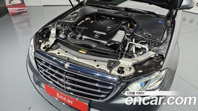 Mercedes-Benz E-Class E300 Exclusive