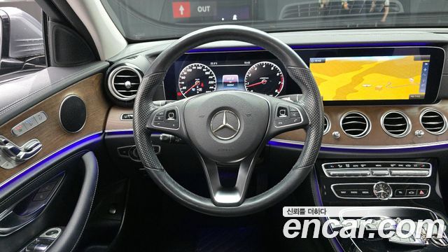 Mercedes-Benz E-Class E300 Exclusive