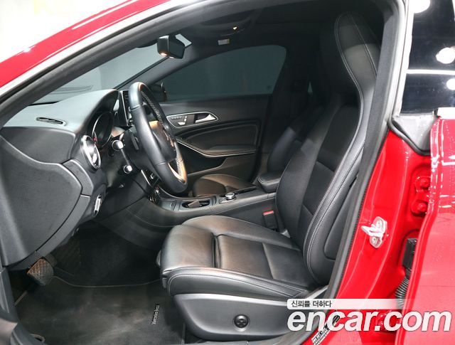 Mercedes-Benz CLA-Class CLA250 4MATIC