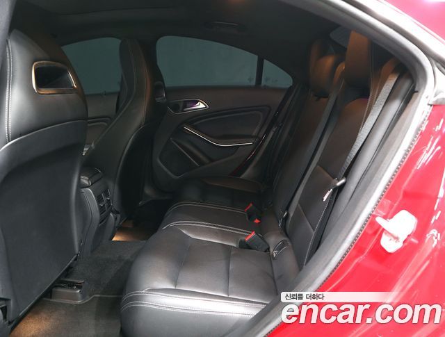 Mercedes-Benz CLA-Class CLA250 4MATIC