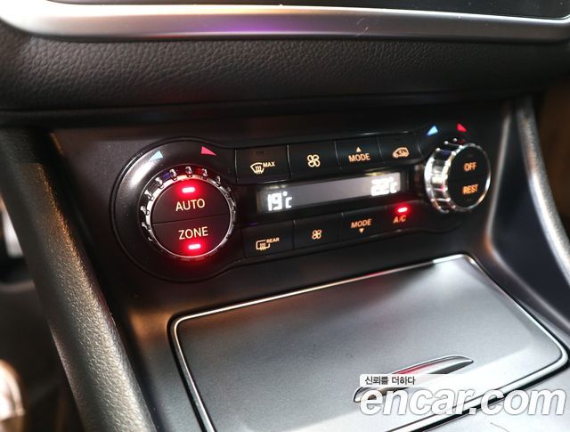 Mercedes-Benz CLA-Class CLA250 4MATIC